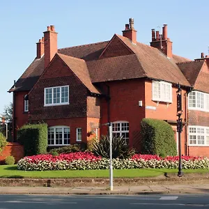 Homestay Charming 1800s Worker's, Port Sunlight