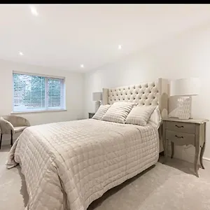 Apartment 2 Bedroomed By Sefton Park And Spire Hospital, Liverpool
